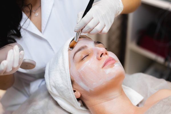 بانک موبایل سالن های زیبایی و آرایشگاه زنانه استان چهارمحال و بختیاری
